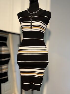 Striped Ribbed Knit Dress with zipper Sz Small